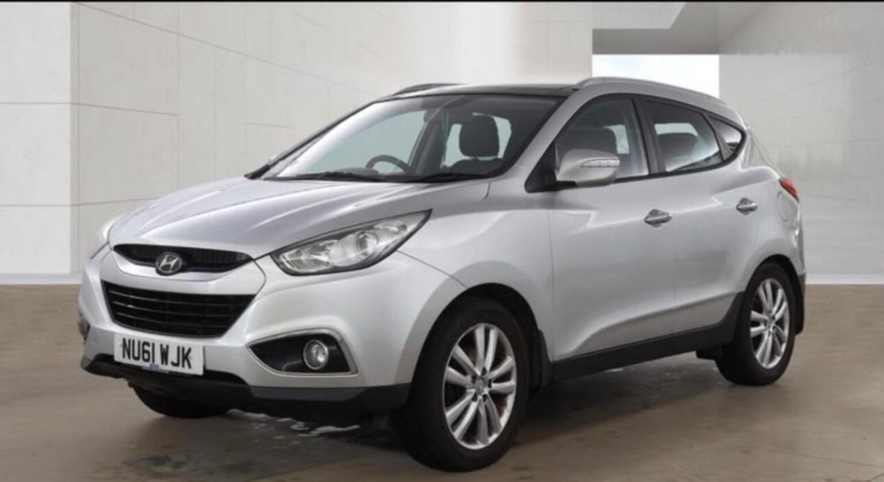 2011 Hyundai Ix35 2.0 Crdi Premium 4WD Euro 5 5dr in Silver — image 1