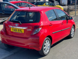 2012 Toyota Yaris 1.33 Dual Vvt-I Tr Hatchback 5dr Petrol Manual Euro 5 (101 Ps) in Red — image 6
