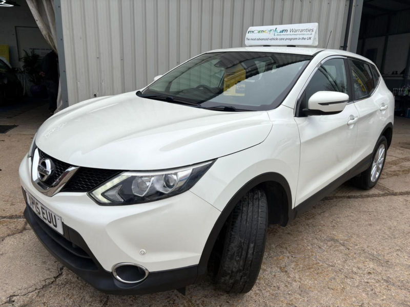 2015 Nissan Qashqai 1.5 Dci Acenta 2WD Euro 5 (s/s) 5dr in White — image 1