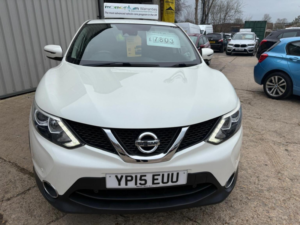 2015 Nissan Qashqai 1.5 Dci Acenta 2WD Euro 5 (s/s) 5dr in White — image 2