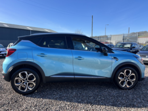 2020 Renault Captur 1.6 S Edition E-Tech Plug-In Hybrid 160 Auto in Blue — image 5