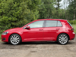 2014 Volkswagen Golf 1.4 Tsi Bluemotion Tech Act Gt in Red — image 2