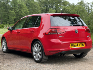 2014 Volkswagen Golf 1.4 Tsi Bluemotion Tech Act Gt in Red — image 3