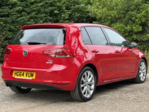 2014 Volkswagen Golf 1.4 Tsi Bluemotion Tech Act Gt in Red — image 5
