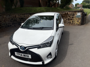 2014 Toyota Yaris 1.5 Vvt-H Excel in White — image 4