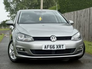 2016 Volkswagen Golf 2.0 Tdi Bluemotion Tech Match Edition in Silver — image 2