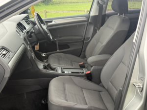 2016 Volkswagen Golf 2.0 Tdi Bluemotion Tech Match Edition in Silver — image 3