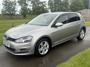 2016 Volkswagen Golf 2.0 Tdi Bluemotion Tech Match Edition in Silver — image 4