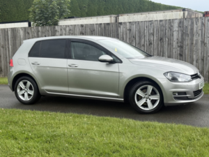 2016 Volkswagen Golf 2.0 Tdi Bluemotion Tech Match Edition in Silver — image 6