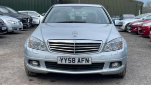 2008 Mercedes-Benz C Class 2.5 C230 V6 Elegance G-Tronic Euro 5 4dr in Silver — image 2