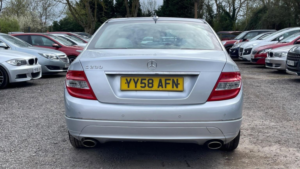 2008 Mercedes-Benz C Class 2.5 C230 V6 Elegance G-Tronic Euro 5 4dr in Silver — image 6