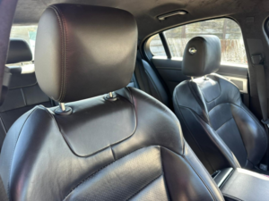 2015 Jaguar Xf 3.0 D S V6 Portfolio in Black — image 3