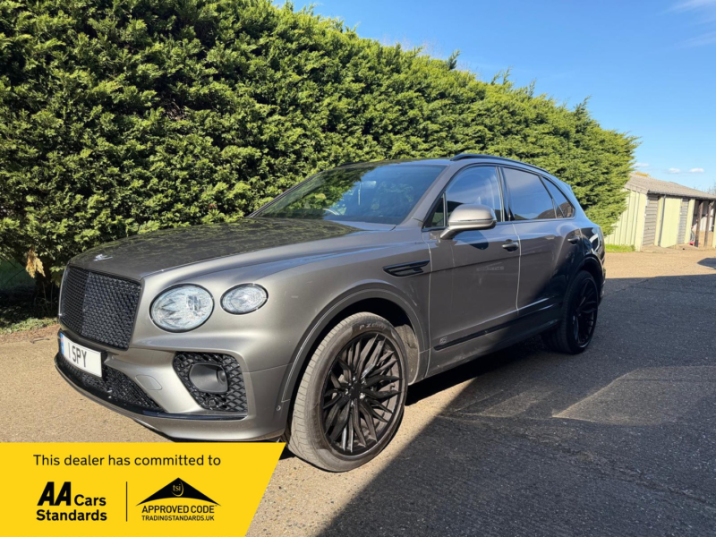 2022 Bentley Bentayga 4.0 V8 Mulliner 7 Seats in Grey — image 1
