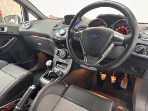 2016 Ford Fiesta 1.6t Ecoboost St-2 Euro 6 3dr in White — image 4