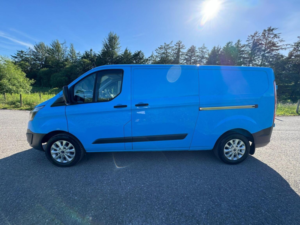 2015 Ford Transit Custom 2.2 Tdci 290 L2 H1 5dr in Blue — image 4