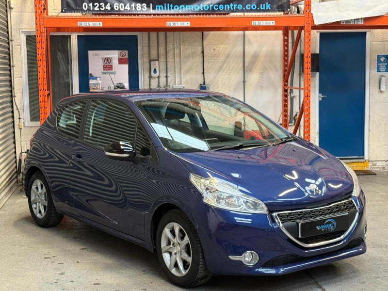 2014 Peugeot 208 1.2 Vti Active Euro 5 3dr in Blue — image 1