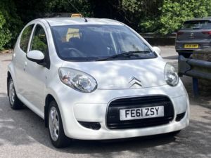 2011 Citroen C1 1.0i Vtr+ Hatchback 5dr Petrol Manual Euro 5 (68 Ps) ++ £20 Road Tax ++ in White — image 2