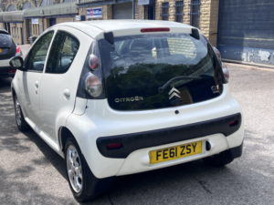 2011 Citroen C1 1.0i Vtr+ Hatchback 5dr Petrol Manual Euro 5 (68 Ps) ++ £20 Road Tax ++ in White — image 4