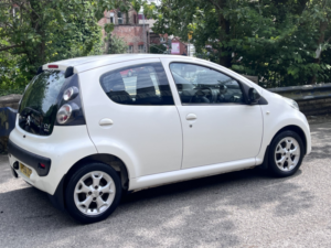 2011 Citroen C1 1.0i Vtr+ Hatchback 5dr Petrol Manual Euro 5 (68 Ps) ++ £20 Road Tax ++ in White — image 5
