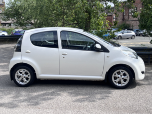 2011 Citroen C1 1.0i Vtr+ Hatchback 5dr Petrol Manual Euro 5 (68 Ps) ++ £20 Road Tax ++ in White — image 6