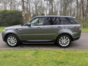 2015 Land Rover Range Rover Sport 3.0 Sd V6 Hse in Grey — image 4