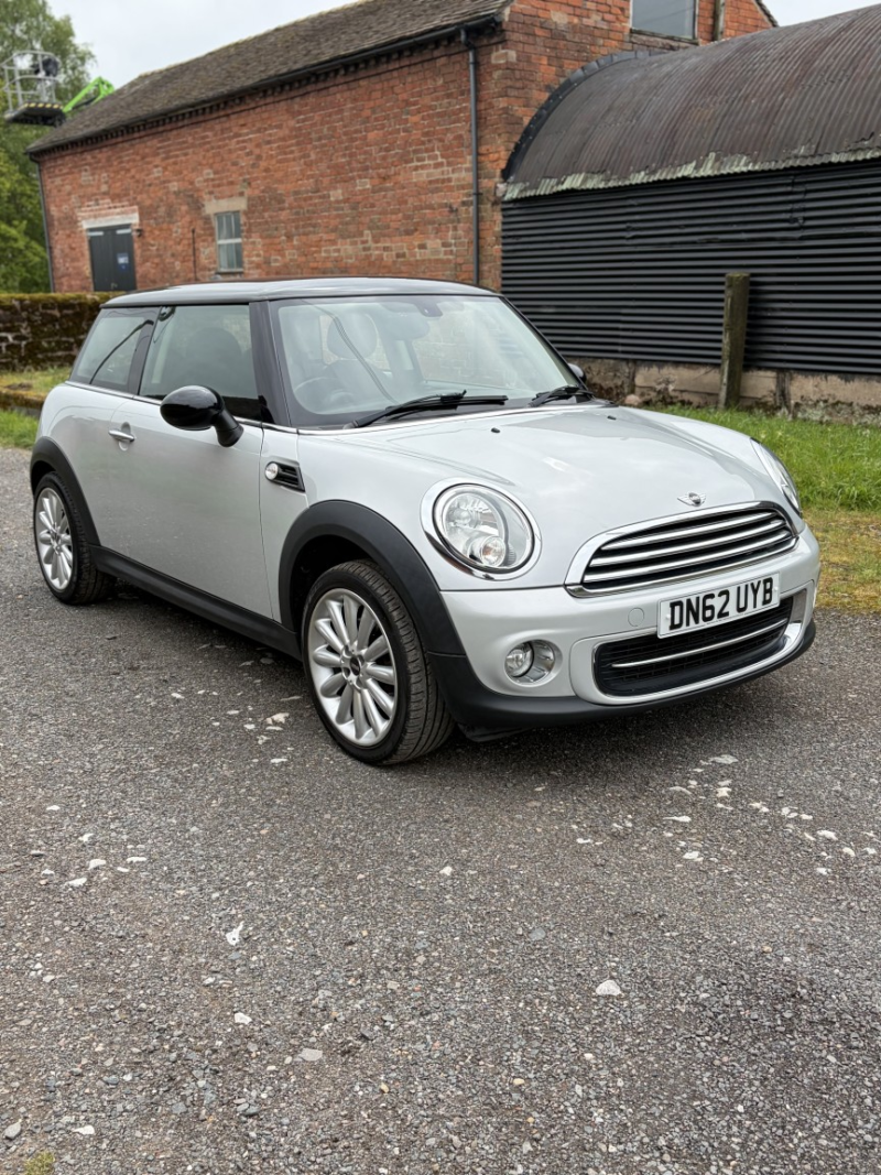 2012 MINI Hatch 1.6 Cooper Hatch in Silver — image 1