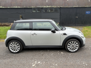 2012 MINI Hatch 1.6 Cooper Hatch in Silver — image 4