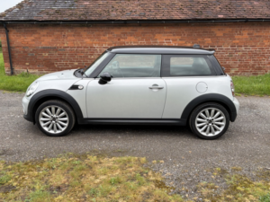 2012 MINI Hatch 1.6 Cooper Hatch in Silver — image 5