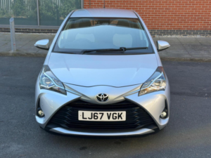 2017 Toyota Yaris 1.5 Vvt-I Icon Tech Euro 6 5dr in Silver — image 2