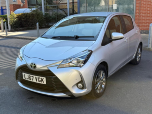 2017 Toyota Yaris 1.5 Vvt-I Icon Tech Euro 6 5dr in Silver — image 4