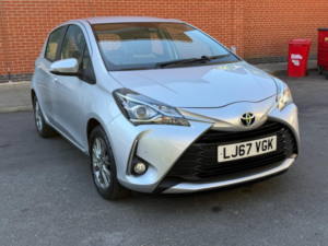 2017 Toyota Yaris 1.5 Vvt-I Icon Tech Euro 6 5dr in Silver — image 5