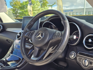 2017 Mercedes-Benz C Class 2.1 C300dh Sport (premium Plus) Saloon 4dr Diesel Hybrid G-Tronic+ Euro 6 (s/s) (231 Ps) in Silver — image 3