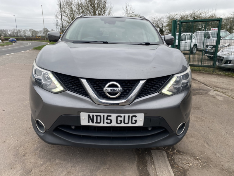2015 Nissan Qashqai 1.5 Dci N-Tec+ * Panoramic Roof * Privacy Glass * £20 Road Tax * Rear Camera * Sat Nav * in Grey — image 1