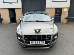 2012 Peugeot 3008 1.6 E-Hdi Allure in Grey — image 2