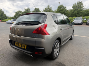 2012 Peugeot 3008 1.6 E-Hdi Allure in Grey — image 5