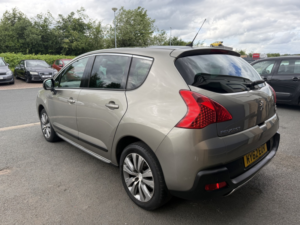 2012 Peugeot 3008 1.6 E-Hdi Allure in Grey — image 6