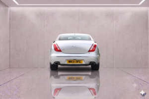 2014 Jaguar Xj 3.0 Xj Portfolio V6 D Auto 4dr in Silver — image 5
