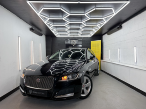 2017 Jaguar Xf 2.0 D Portfolio in Black — image 3