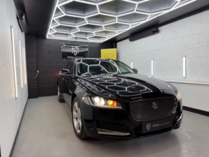 2017 Jaguar Xf 2.0 D Portfolio in Black — image 4
