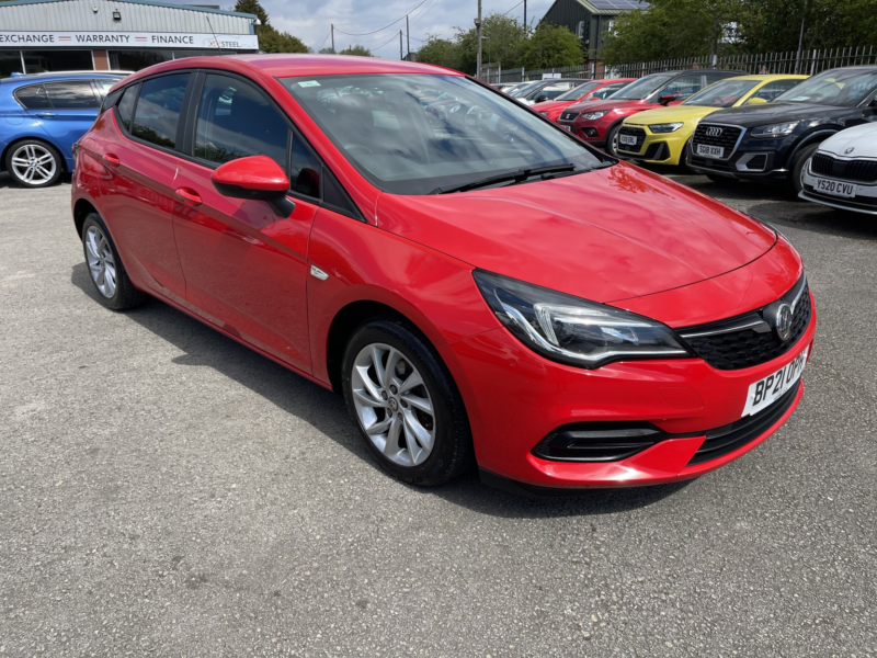 2021 Vauxhall Astra 1.5 Turbo D Business Edition Nav in Red — image 1