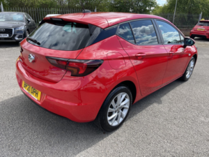 2021 Vauxhall Astra 1.5 Turbo D Business Edition Nav in Red — image 6