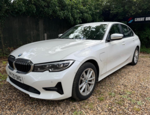 2020 BMW 3 Series 2.0 330e 12kwh Se Pro Auto Euro 6 (s/s) 4dr in White — image 4
