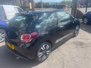 2017 Ds Automobiles Ds 3 1.2 Puretech Chic Hatchback 3dr Petrol Manual Euro 6 (82 Ps) in Black — image 4