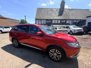 2016 Mitsubishi Outlander Di-D Gx 3 in Red — image 5