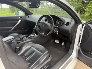 2013 Peugeot Rcz 1.6 Thp Gt in White — image 4