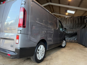 2016 Renault Trafic 1.6 Dci 27 Sport Nav Swb Standard Roof Euro 6 5dr in Grey — image 5