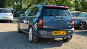 2010 MINI Clubman 1.6 Cooper Steptronic Euro 4 5dr in Blue — image 4