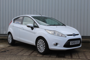 2010 Ford Fiesta 1.4 Titanium in White — image 2