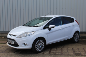 2010 Ford Fiesta 1.4 Titanium in White — image 3