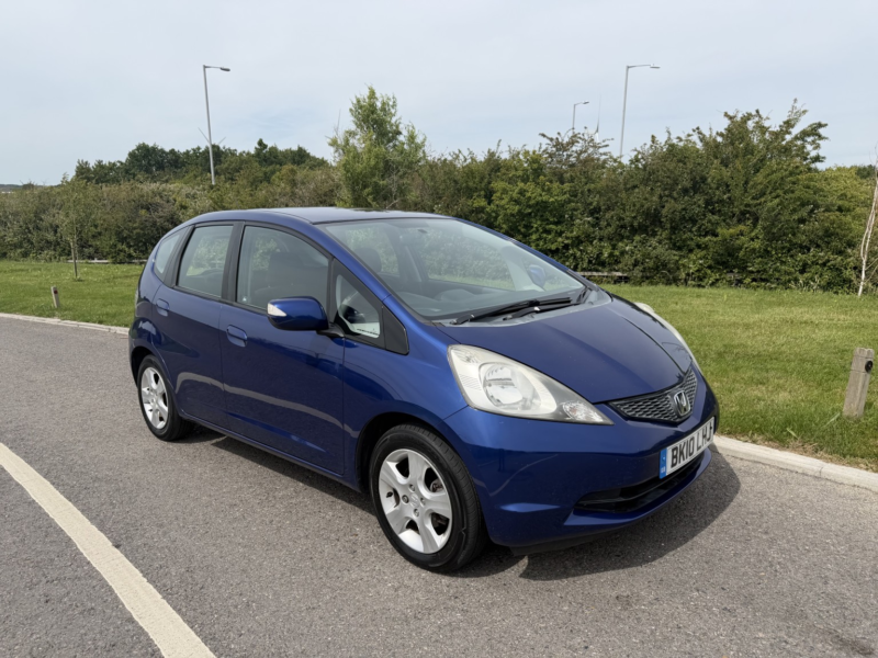 2010 Honda Jazz 1.4 I-Vtec Es in Blue — image 1